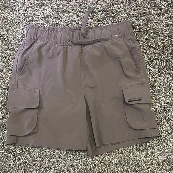 Abercrombie Kids Boys Cargo Shorts Size 7/8 – Quick-Dry Gray Utility Shorts - Picture 1 of 7